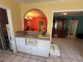 2909 8th Avenue, Los Angeles CA 90018