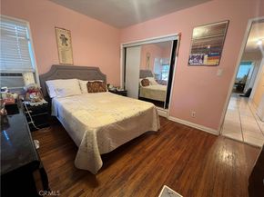 2909 8th Avenue, Los Angeles CA 90018