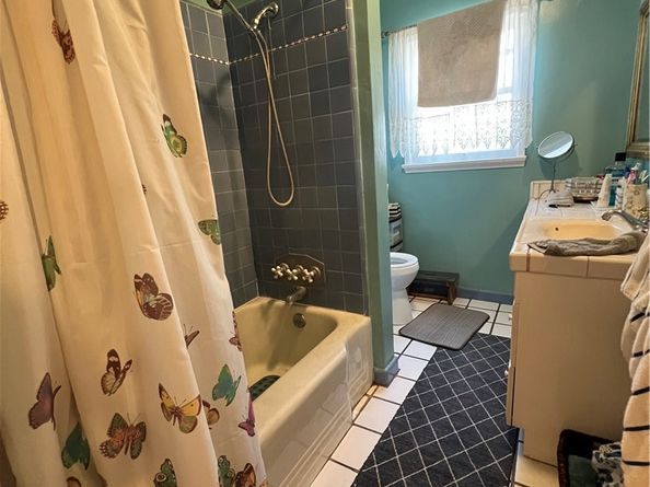 2909 8th Avenue, Los Angeles CA 90018