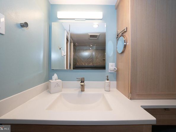 1919 Chestnut Street 2709, Philadelphia PA 19103