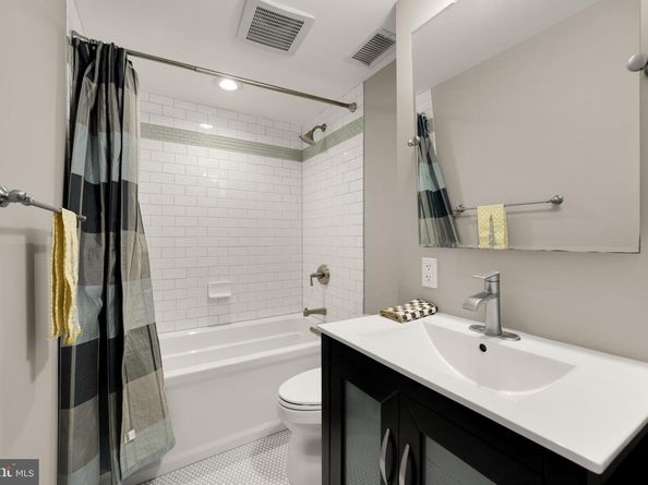 1135 6TH Street NW 1, Washington DC 20001