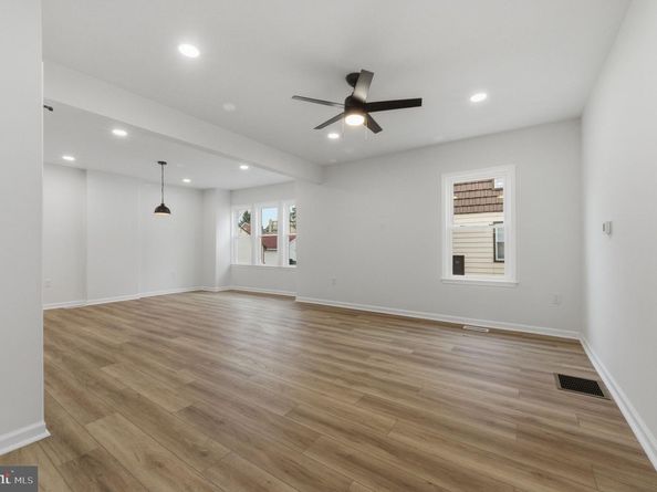 4 N Chester Pike, Glenolden PA 19036