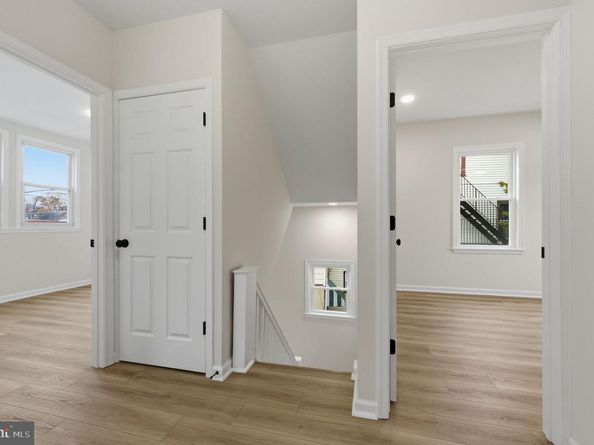 4 N Chester Pike, Glenolden PA 19036