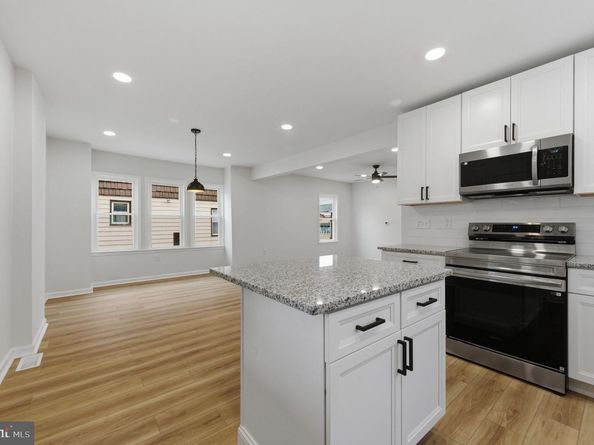 4 N Chester Pike, Glenolden PA 19036