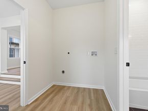 4 N Chester Pike, Glenolden PA 19036