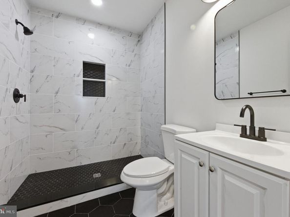 4 N Chester Pike, Glenolden PA 19036