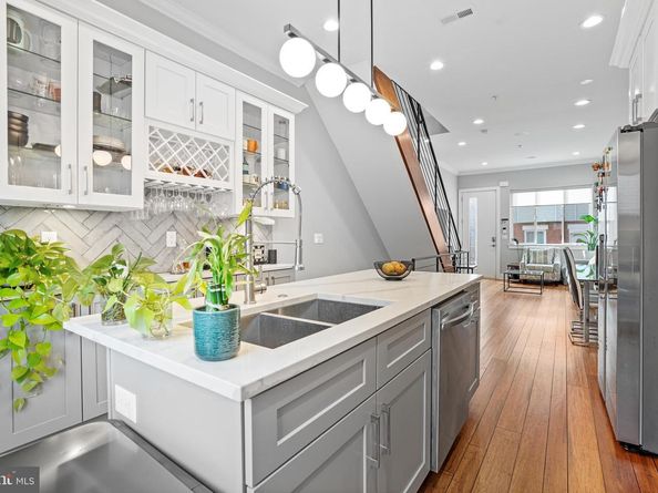 1751 S Taylor Street, Philadelphia PA 19145