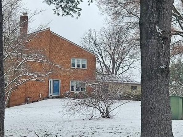 913 Moorefield Hill Grove SW, Vienna VA 22180