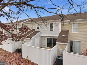 47 Essex Square, Sterling VA 20164