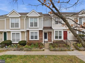 47 Essex Square, Sterling VA 20164