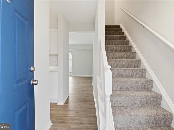 47 Essex Square, Sterling VA 20164