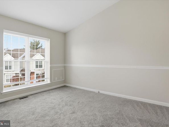 47 Essex Square, Sterling VA 20164