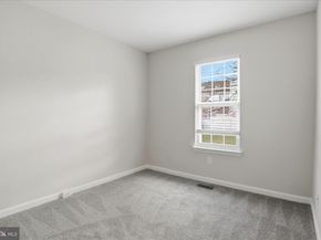 47 Essex Square, Sterling VA 20164