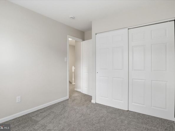 47 Essex Square, Sterling VA 20164