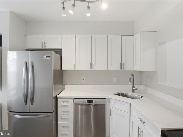 47 Essex Square, Sterling VA 20164