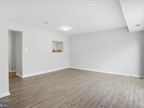 47 Essex Square, Sterling VA 20164