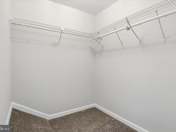 47 Essex Square, Sterling VA 20164