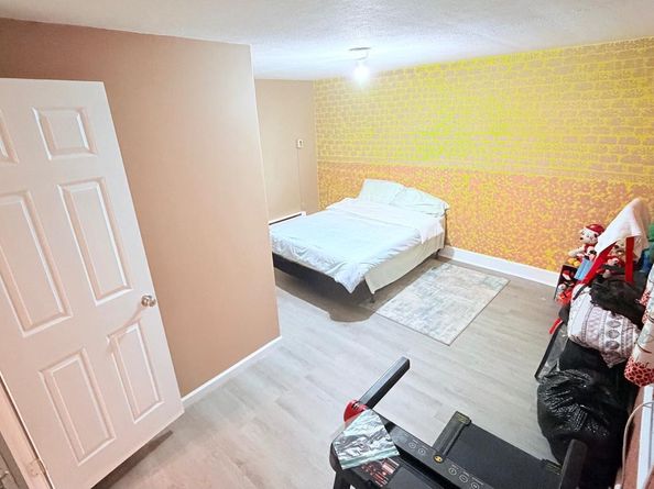 228 W Ontario Street, Philadelphia PA 19140