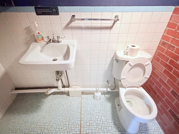 228 W Ontario Street, Philadelphia PA 19140