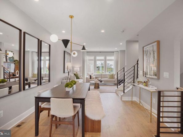 61 Lower Service Court NW THE BEND 877, Washington DC 20001