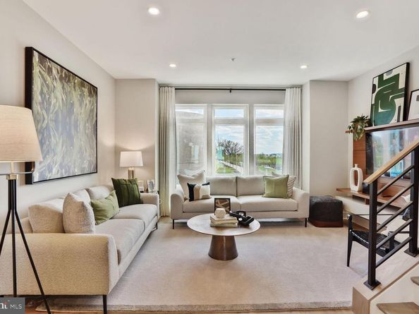 61 Lower Service Court NW THE BEND 877, Washington DC 20001