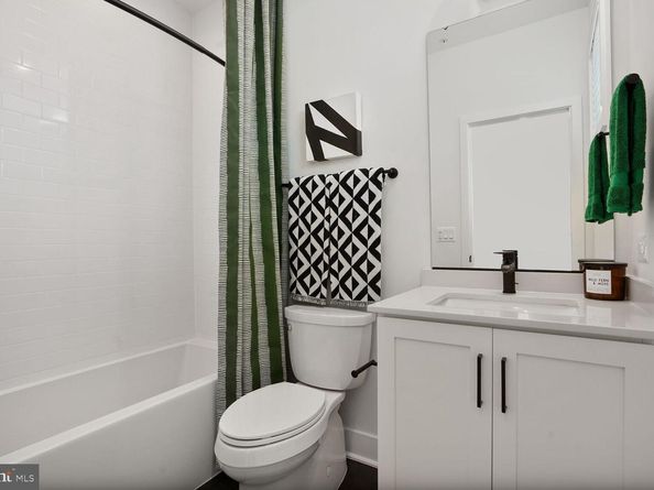 61 Lower Service Court NW THE BEND 877, Washington DC 20001