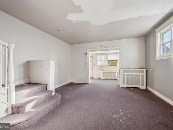 4089 Ford Road, Philadelphia PA 19131