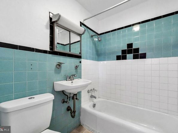 212 Heather Road, Upper Darby PA 19082