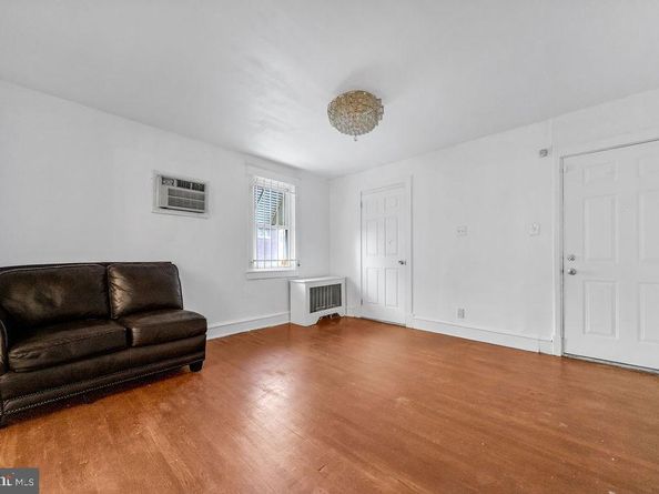 212 Heather Road, Upper Darby PA 19082