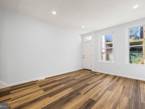 2139 N 10TH Street, Philadelphia PA 19122