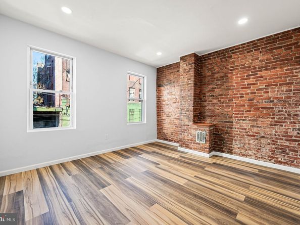 2139 N 10TH Street, Philadelphia PA 19122