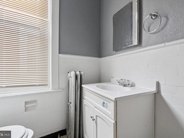 6034 N Broad Street, Philadelphia PA 19141