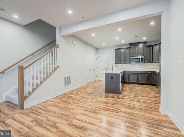 13504 Innovation Station Loop 2A, Herndon VA 20171