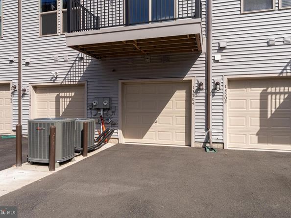 13504 Innovation Station Loop 2A, Herndon VA 20171