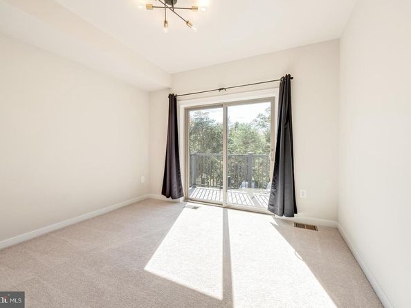 13504 Innovation Station Loop 2A, Herndon VA 20171