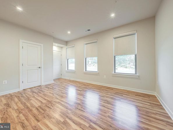 13504 Innovation Station Loop 2A, Herndon VA 20171