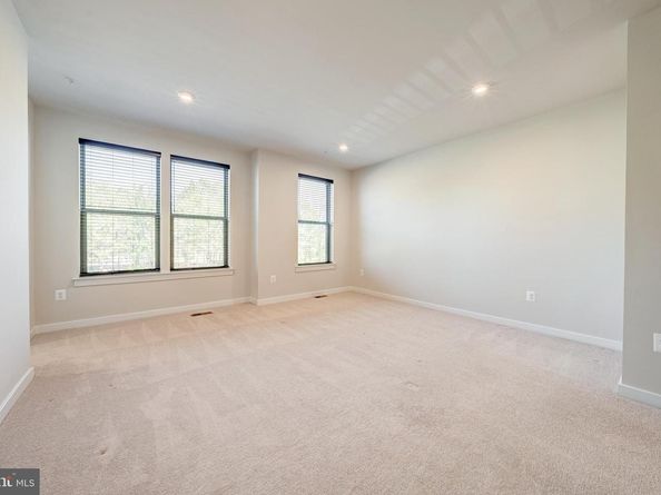 13504 Innovation Station Loop 2A, Herndon VA 20171