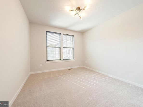 13504 Innovation Station Loop 2A, Herndon VA 20171