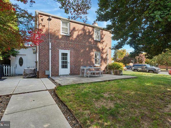 614 Wises Mill Road, Philadelphia PA 19128