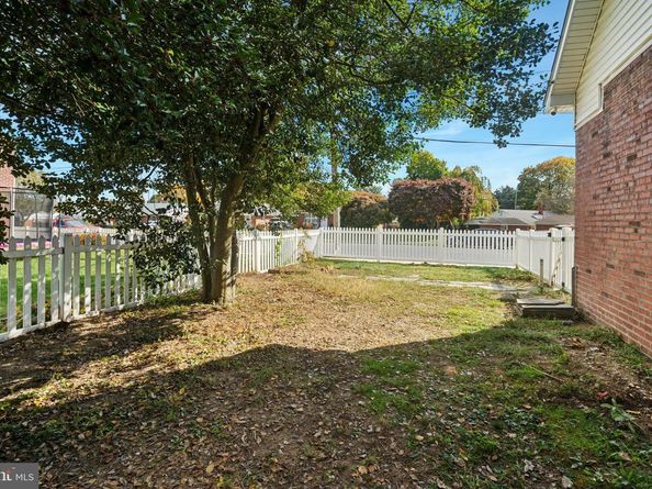 614 Wises Mill Road, Philadelphia PA 19128