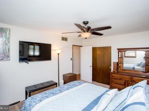 442 Acorn Drive, Warminster PA 18974