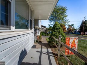 442 Acorn Drive, Warminster PA 18974
