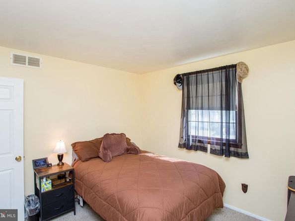 442 Acorn Drive, Warminster PA 18974