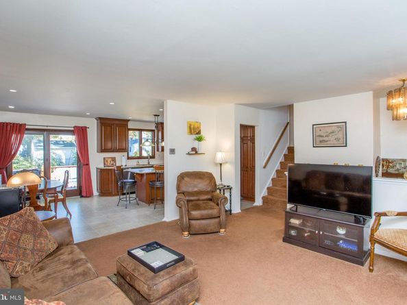 442 Acorn Drive, Warminster PA 18974
