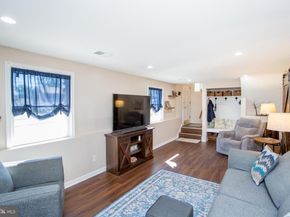 442 Acorn Drive, Warminster PA 18974
