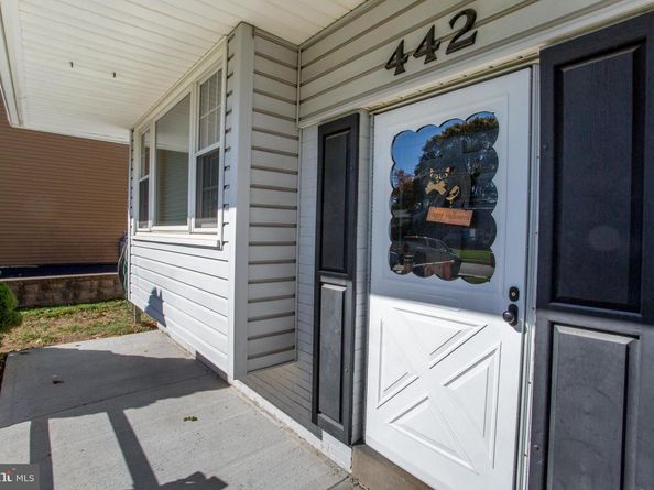 442 Acorn Drive, Warminster PA 18974