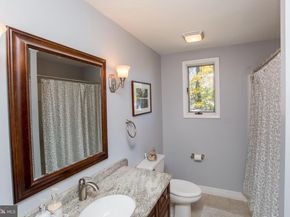 442 Acorn Drive, Warminster PA 18974