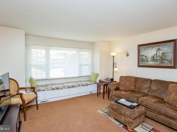 442 Acorn Drive, Warminster PA 18974