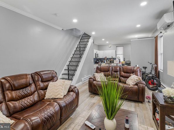 2401 N Hollywood Street, Philadelphia PA 19132