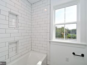 942 Stein Court, Warminster PA 18974